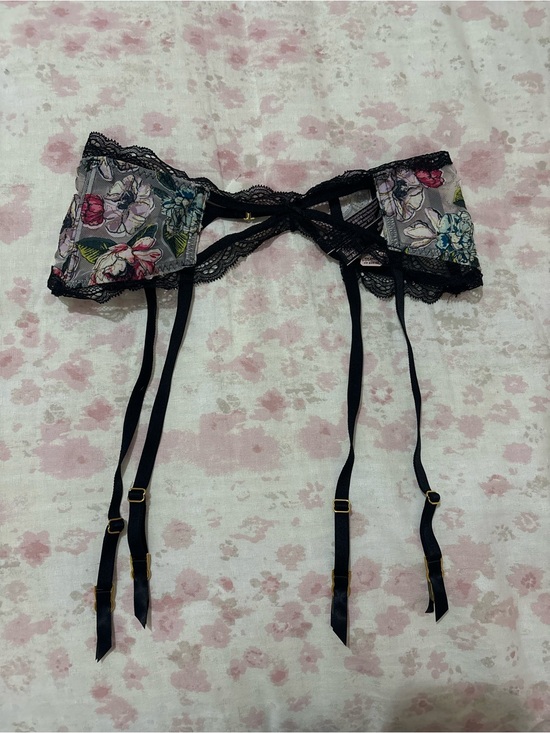 Victoria's Secret Other - NWT Victoria’s Secret Floral Garter Belt